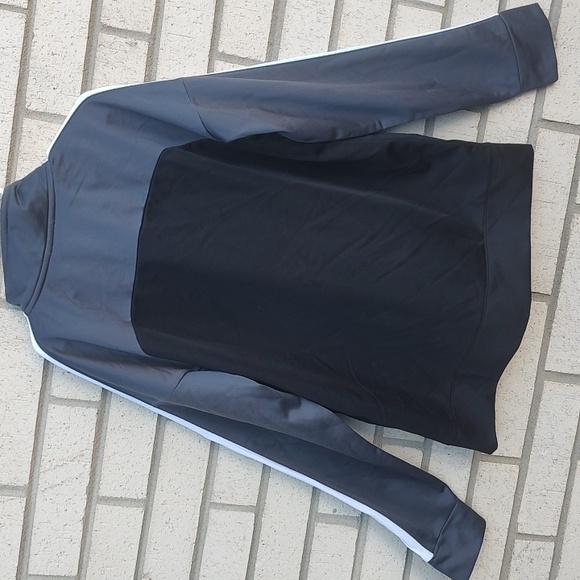 Gray Jacket* - Picture 7 of 9